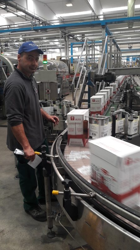 Tavernello Caviro Forli slow wine rock n roll visita stabilimento vinialsupermercato 4 e1498517839556